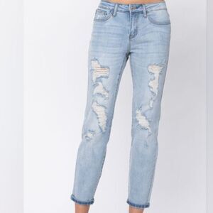 Judy Blue Brittany Mid-Rise Destroyed Boyfriend Jeans
